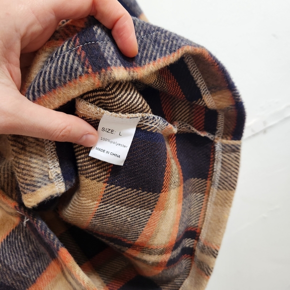 Flannel Shacket Size Large - Picture 3 of 9